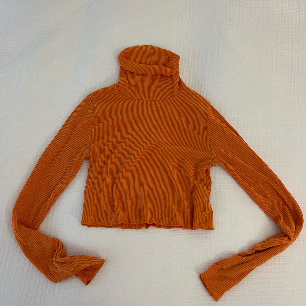 Long sleeve orange cropped turtleneck